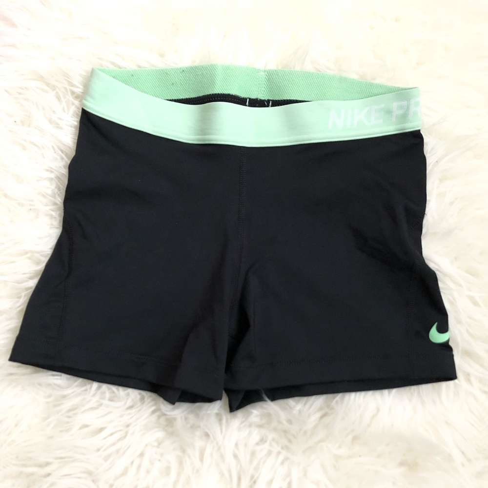 ❌ SOLD ❌ Nike Dri Fit Shorts Sz M